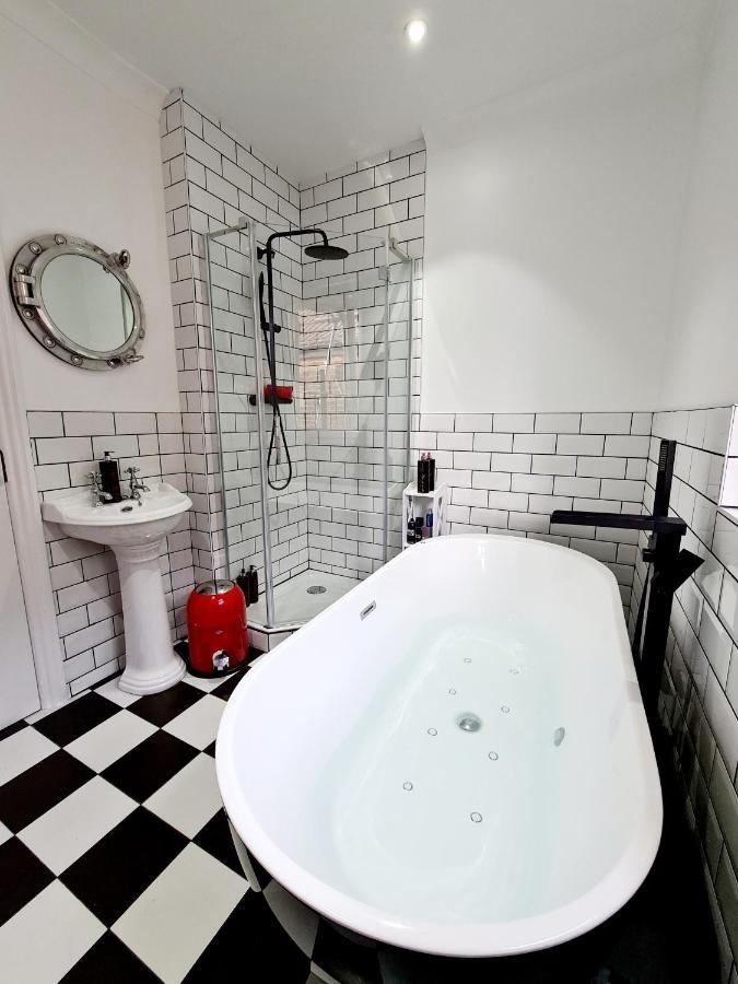 Southsea Royale James Bond 3 Bed Cool Penthouse, Seafront Parking Portsmouth Kültér fotó