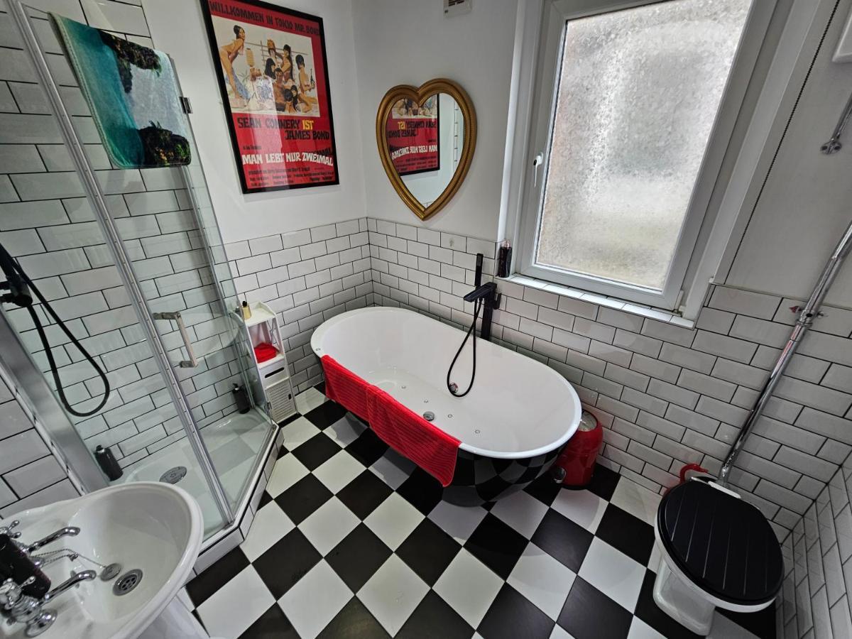 Southsea Royale James Bond 3 Bed Cool Penthouse, Seafront Parking Portsmouth Kültér fotó